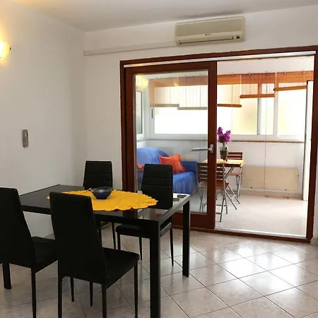 Zeljko 63 Apartment Pula